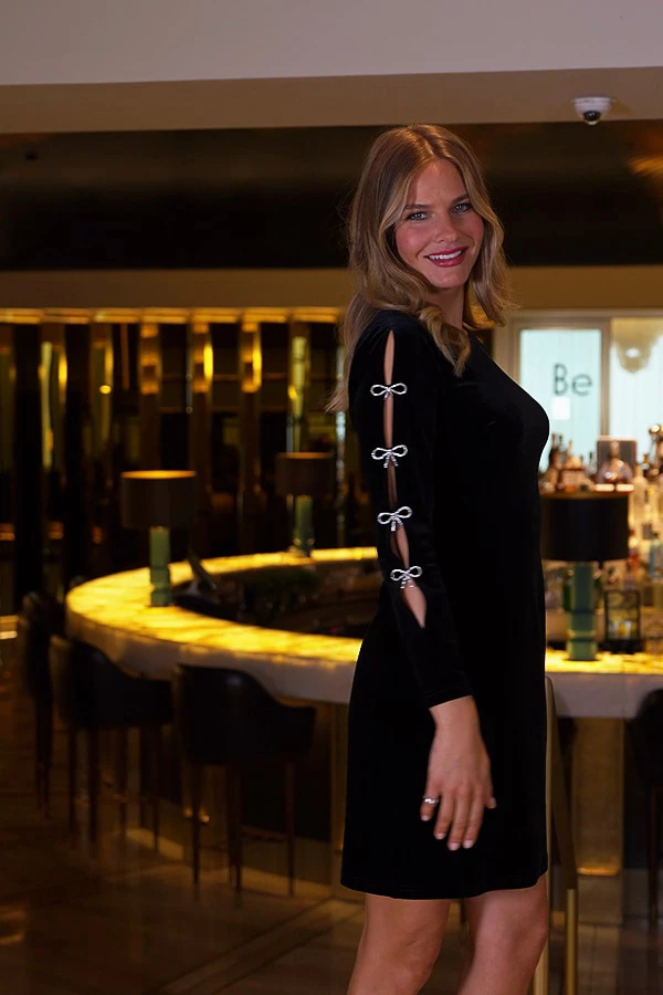 Black Premium Velvet Diamante Bow Sleeve Detail Dress - Image 7